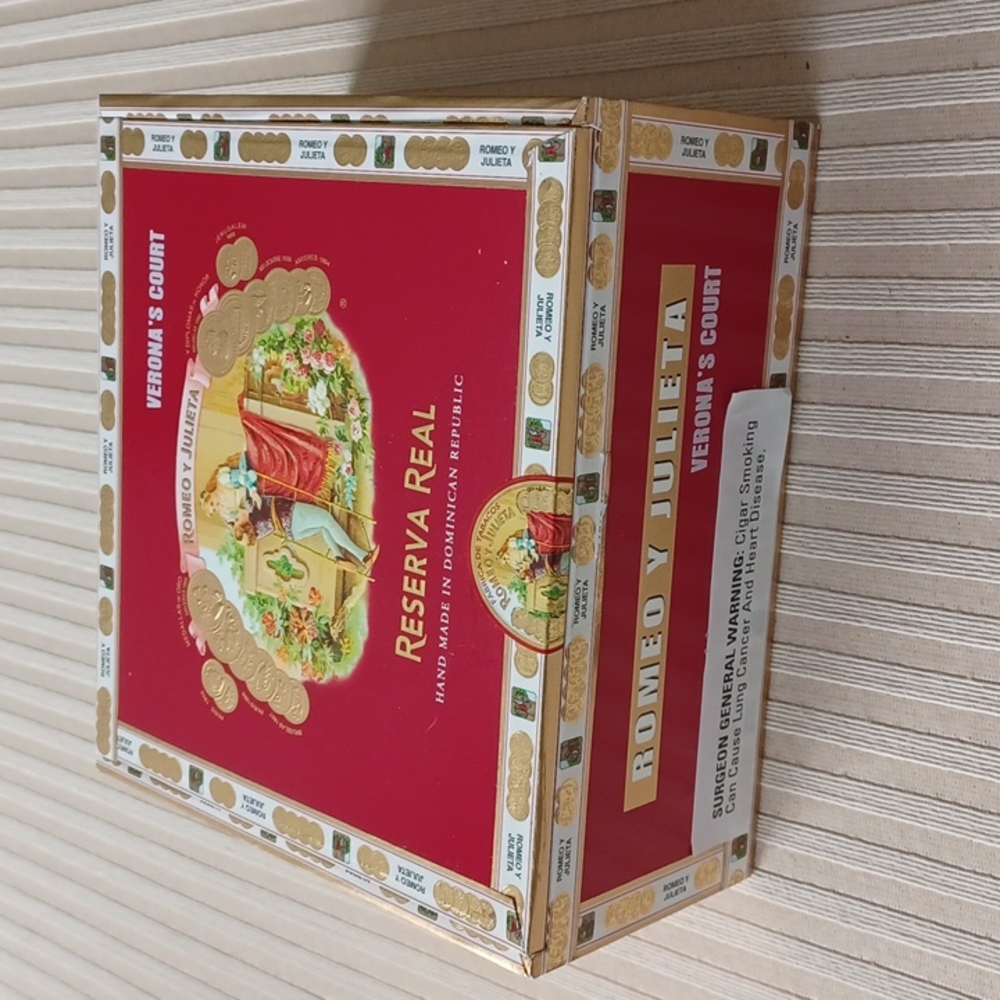 Romeo Y Julieta Empty Wood Cigar Box